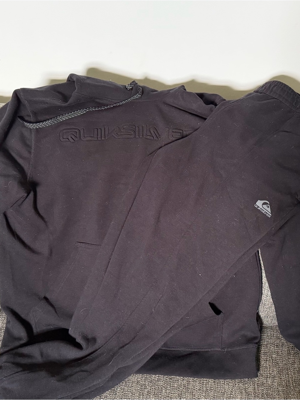 Quiksilver Men's Black Crewneck Sweatshirt with Embossed Logo and matching pants